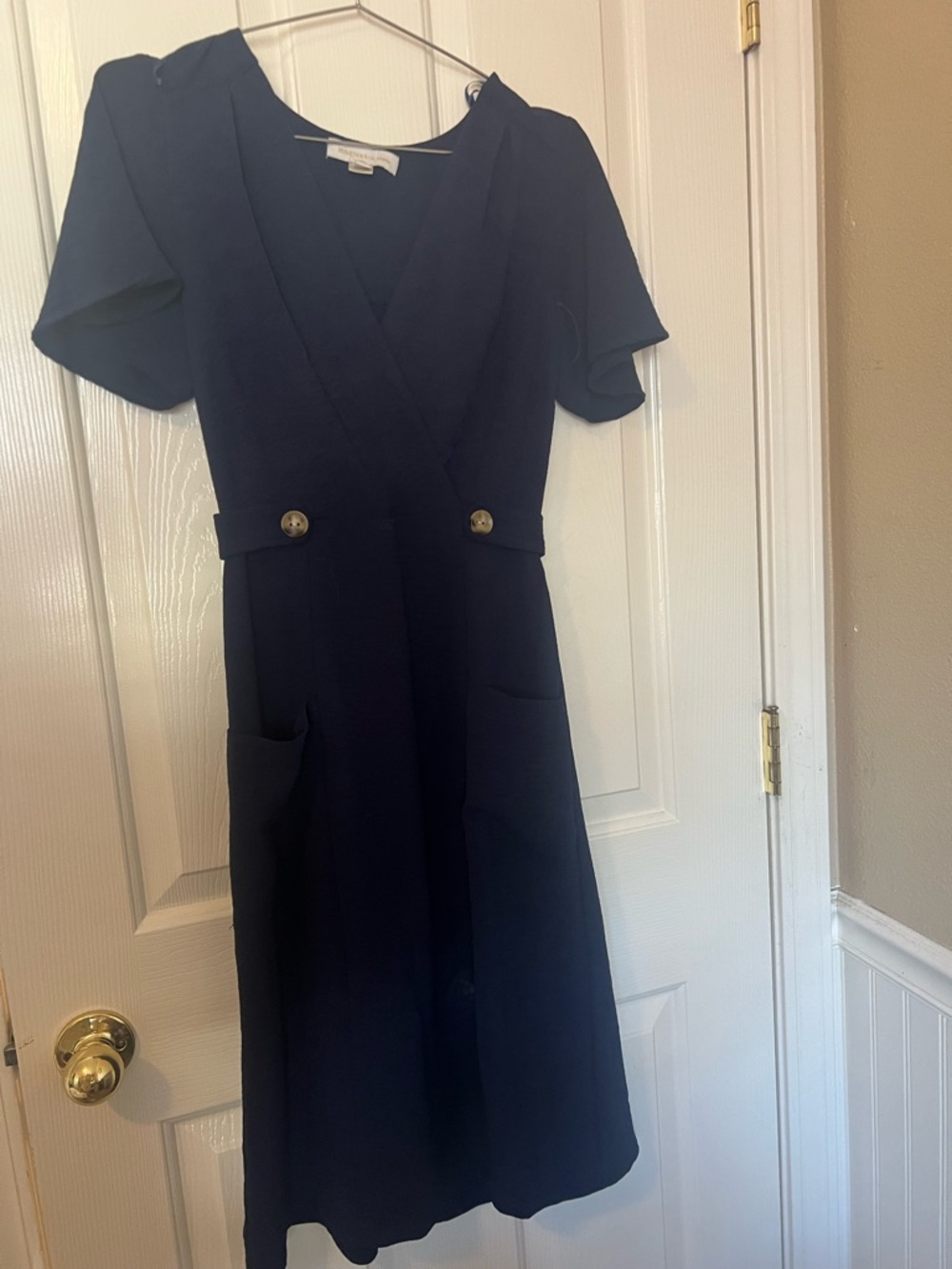 Monteau Navy V-Neck Midi Dress with Front Pockets